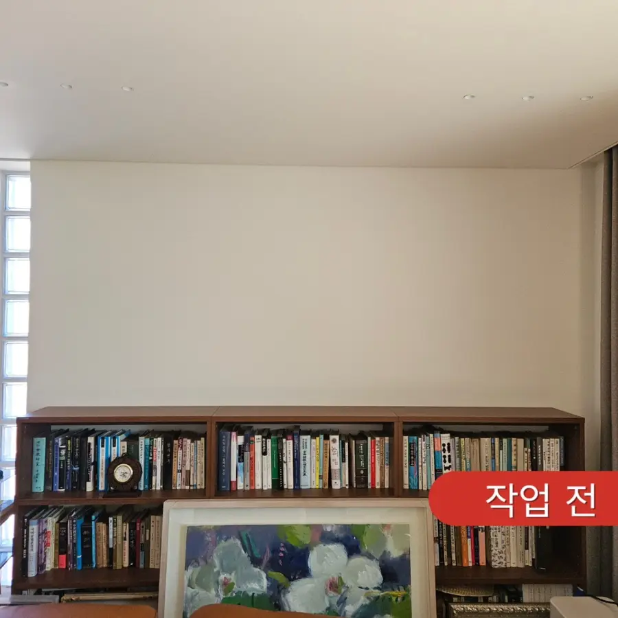 군포시 액자 설치업체 부곡동 못없이 그림액자 레일 시공 비용 — 시공 전